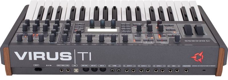 Connectique du synthétiseur Access Virus TI2 Darkstar