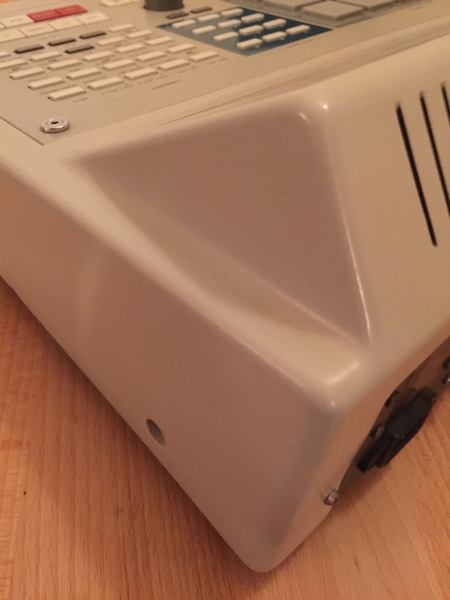 Photo de l'échantillonneur Akai MPC 60 II