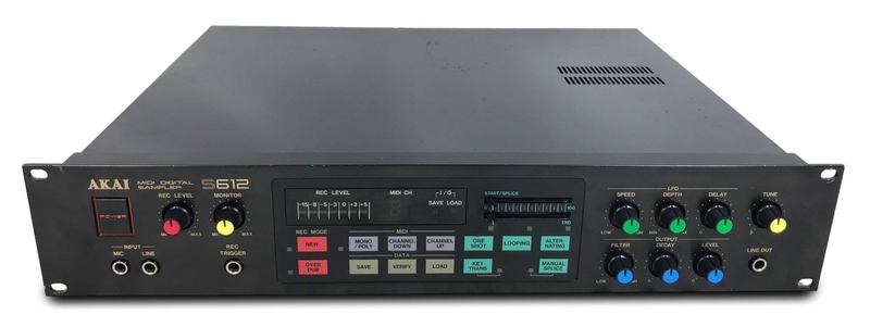 Image Akai S612
