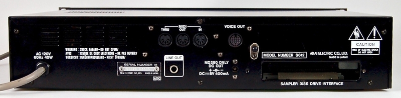 Connectique de l'échantillonneur Akai S612