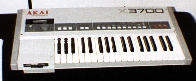 Photo de l'échantillonneur Akai X3700