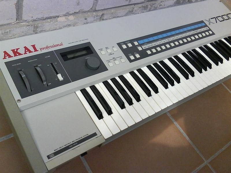 Photo de l'échantillonneur Akai X7000