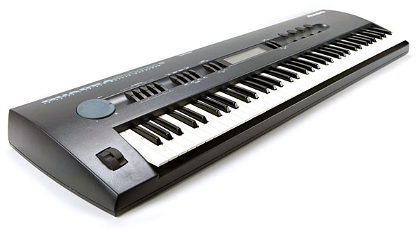 Photo du synthétiseur Alesis QuadraSynth