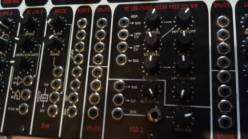 Panneau arrière du synthétiseur Analogue Solutions Tereshkova Connectique du synthétiseur Analogue Solutions Tereshkova