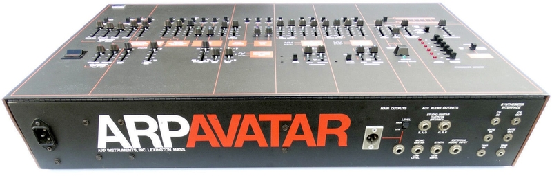 Connectique du synthétiseur Arp Avatar