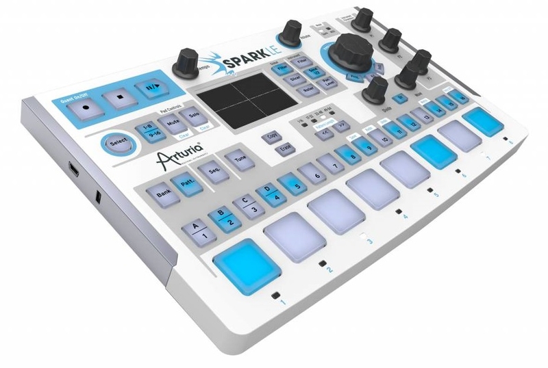 Photo de la boîte à rythmes Arturia Spark LE