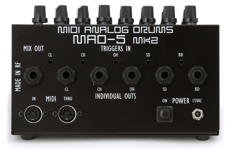 Connectique du synthétiseur AVP Synth MAD-5 Mk2