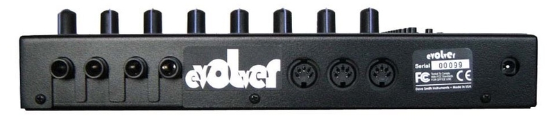 Panneau arrière du synthétiseur Dave Smith Instruments Evolver Connectique du synthétiseur Dave Smith Instruments Evolver