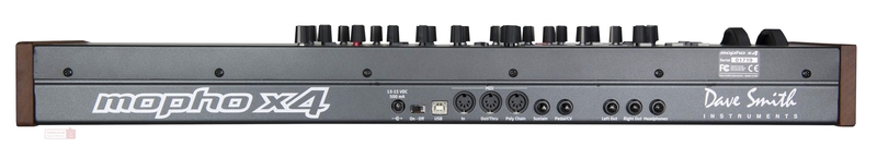 Connectique du synthétiseur Dave Smith Instruments Mopho x4
