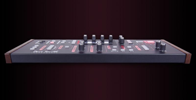 Panneau arrière du synthétiseur Dave Smith Instruments Prophet 12 Desktop Connectique du synthétiseur Dave Smith Instruments Prophet 12 Desktop