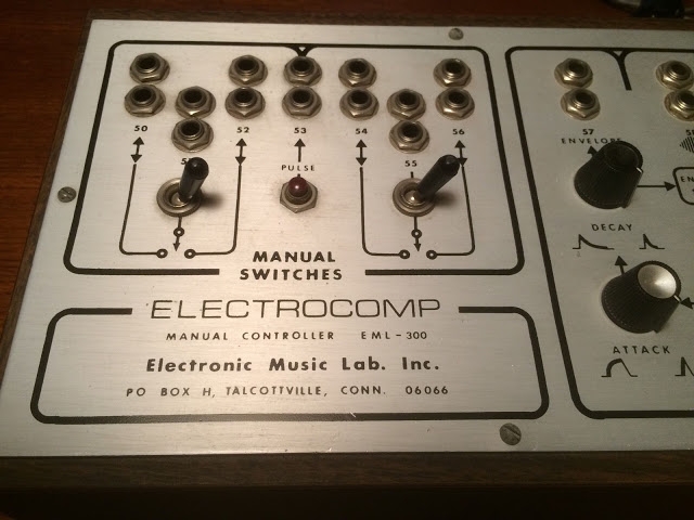 Photo du synthétiseur EML ElectroComp 300