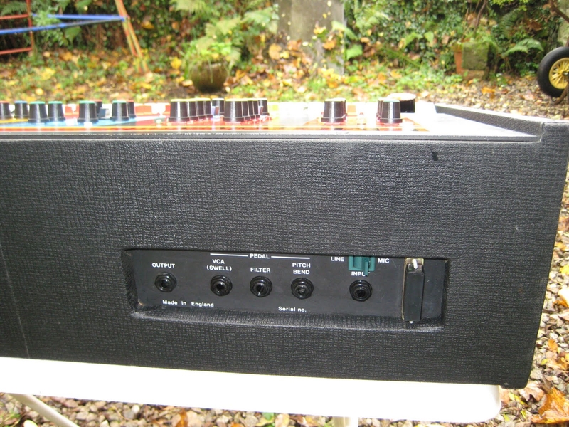 Panneau arrière du synthétiseur EMS Polysynthi Connectique du synthétiseur EMS Polysynthi