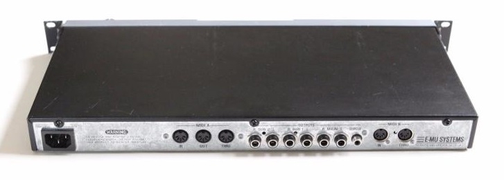 Panneau arrière de l'expandeur E-Mu Vintage Pro Connectique de l'expandeur E-Mu Vintage Pro