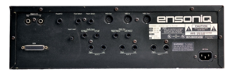 Connectique de l'échantillonneur Ensoniq ASR-10R