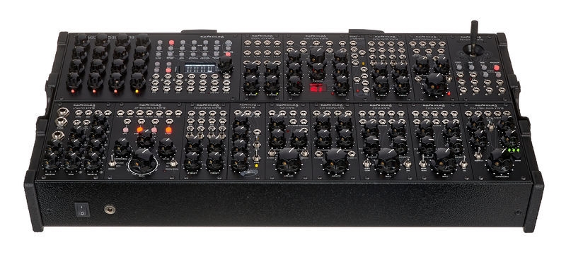 Connectique du synthétiseur Erica Synths Black System III