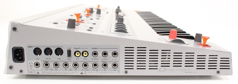 Connectique du synthétiseur Hartmann Neuron