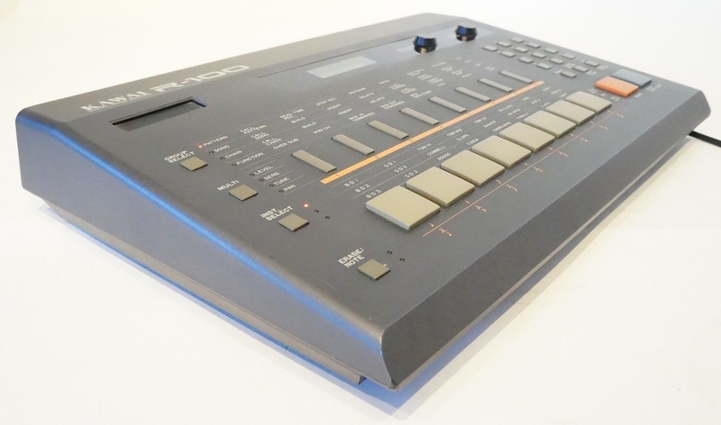 Photo de la boîte à rythmes Kawai R-100
