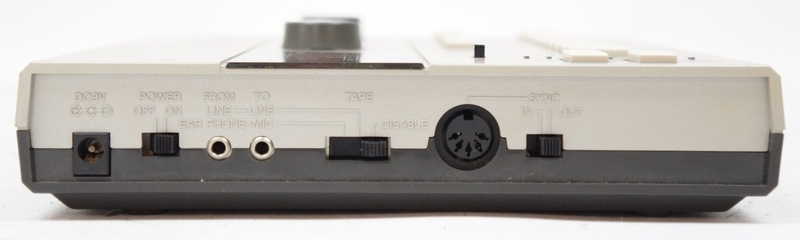 Connectique de la boîte à rythmes Korg DDM-220