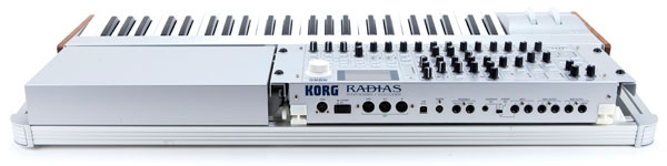 Connectique du synthétiseur Korg Radias