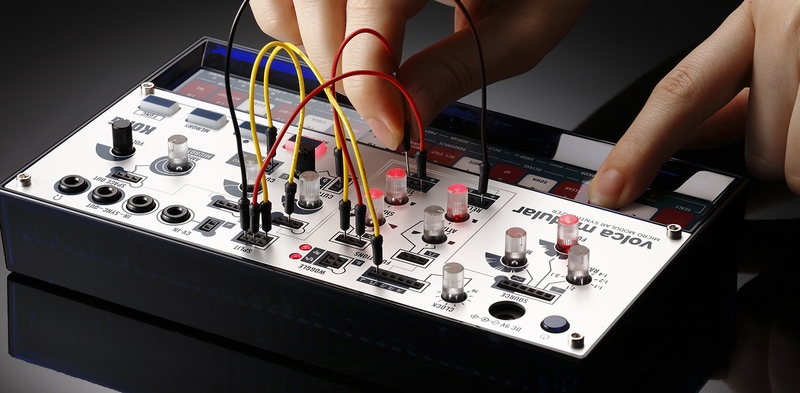 Panneau arrière du synthétiseur Korg Volca Modular Connectique du synthétiseur Korg Volca Modular