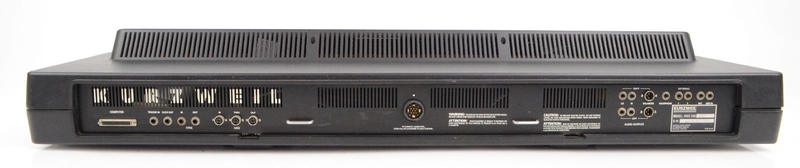 Panneau arrière du synthétiseur Kurzweil K250 Connectique du synthétiseur Kurzweil K250