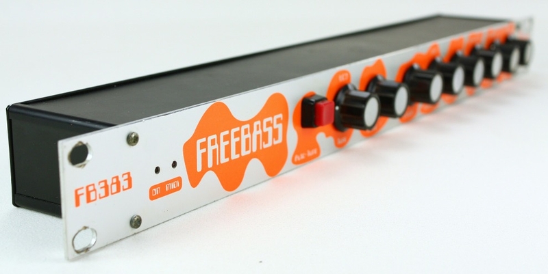 Photo du synthétiseur MAM Freebass 383
