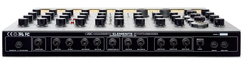 Panneau arrière du synthétiseur MacBeth Studio Systems Elements Connectique du synthétiseur MacBeth Studio Systems Elements