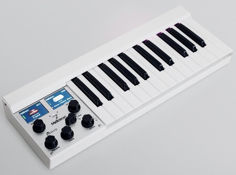 Photo du synthétiseur Mellotron M4000D Micro