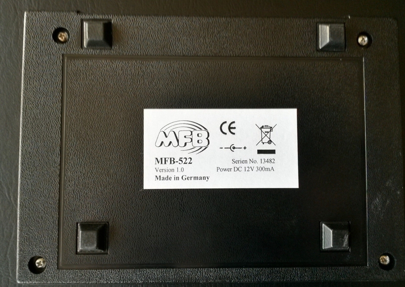 Photo de la boîte à rythmes MFB 522