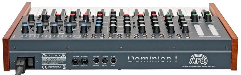 Panneau arrière du synthétiseur MFB Dominion 1 Connectique du synthétiseur MFB Dominion 1