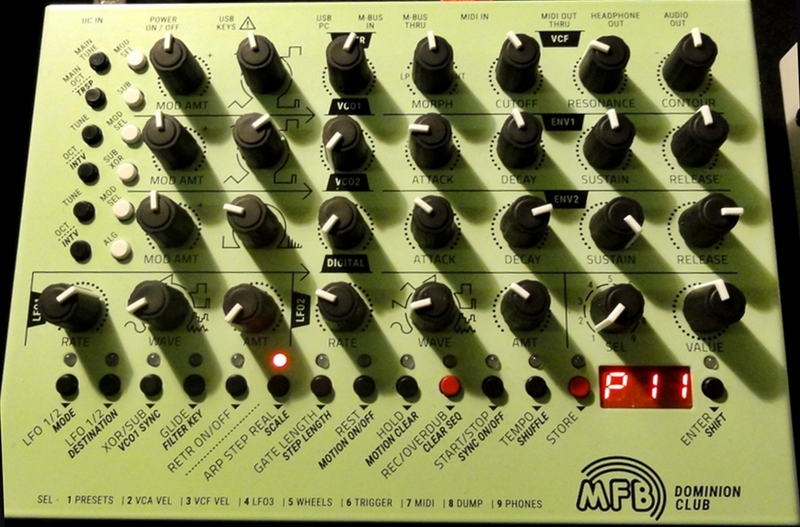 Photo du synthétiseur MFB Dominion Club
