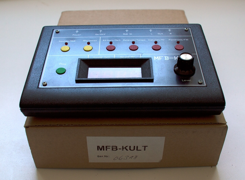 Photo de la boîte à rythmes MFB Kult