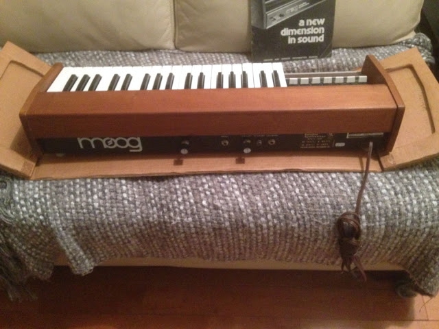 Panneau arrière du synthétiseur Moog Satellite Connectique du synthétiseur Moog Satellite
