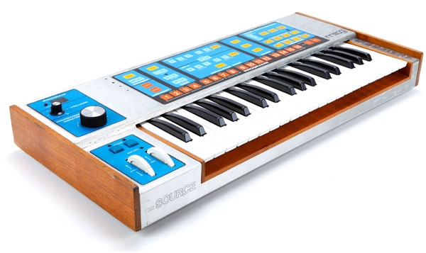 Photo du synthétiseur Moog Source