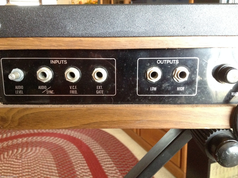 Connectique du synthétiseur Multivox MX-880