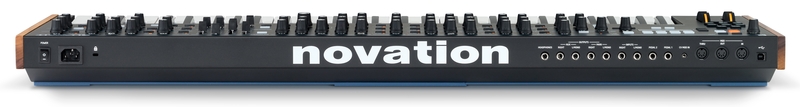 Panneau arrière du synthétiseur Novation Summit Connectique du synthétiseur Novation Summit