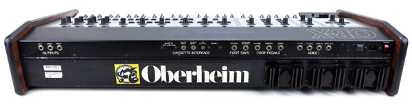 Connectique du synthétiseur Oberheim OBX