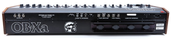 Panneau arrière du synthétiseur Oberheim OBXa Connectique du synthétiseur Oberheim OBXa