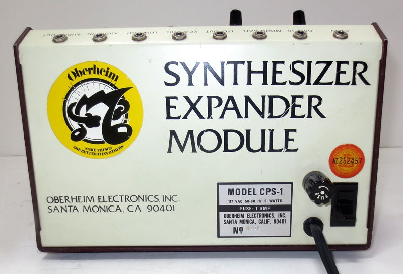 Panneau arrière du synthétiseur Oberheim SEM Connectique du synthétiseur Oberheim SEM