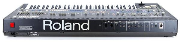 Panneau arrière du synthétiseur Roland Jupiter 6 Connectique du synthétiseur Roland Jupiter 6