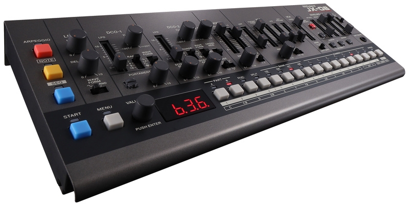 Photo du synthétiseur Roland JX-08