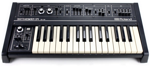 Photo du synthétiseur Roland SH-09