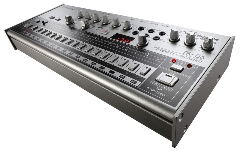 Photo de la boîte à rythmes Roland TR-06