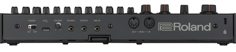 Connectique de la boîte à rythmes Roland TR-08