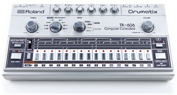 Photo de la boîte à rythmes Roland TR-606