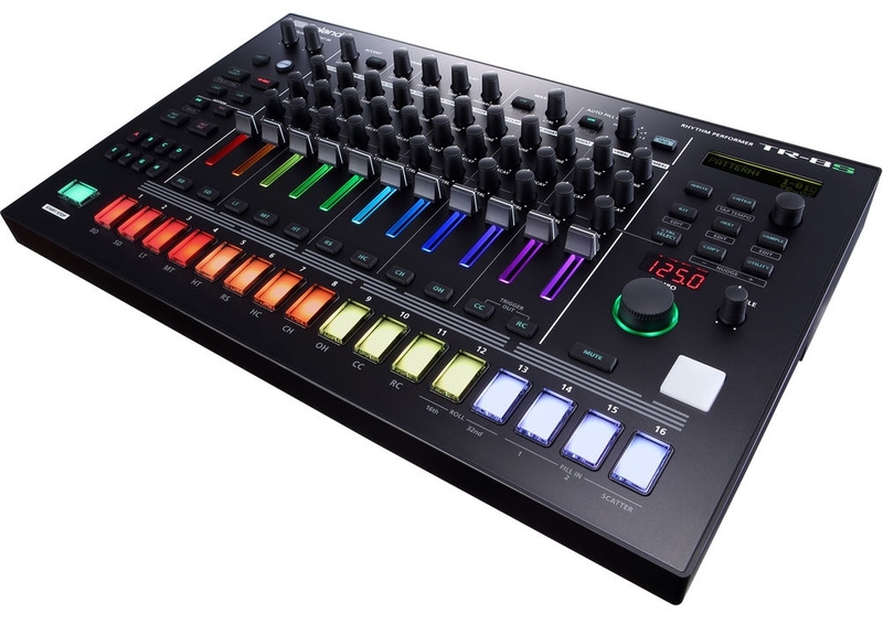 Photo de la boîte à rythmes Roland TR-8S