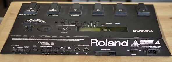 Connectique du synthétiseur Roland VG-8
