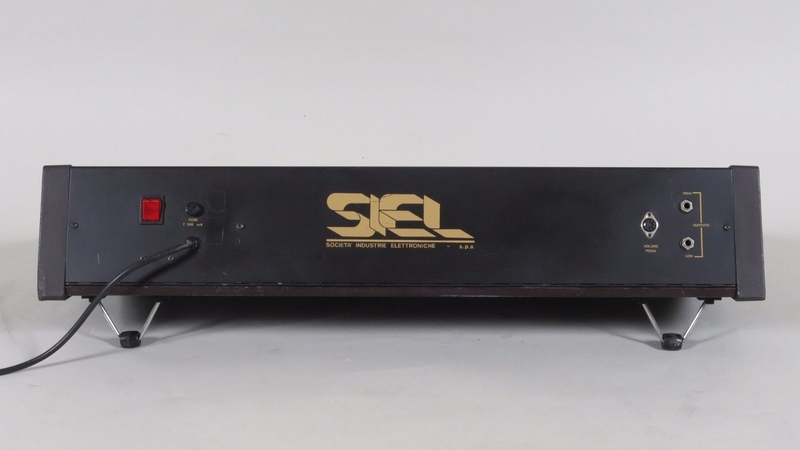 Panneau arrière du synthétiseur Siel Mono Connectique du synthétiseur Siel Mono