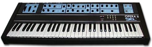 Panneau arrière du synthétiseur Siel Opera 6 Connectique du synthétiseur Siel Opera 6
