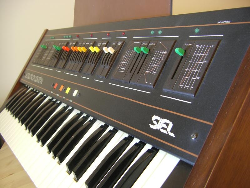 Photo du synthétiseur Siel Orchestra1